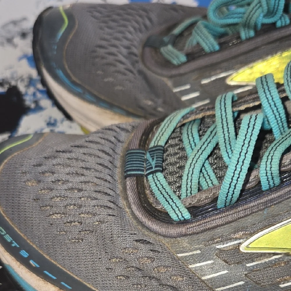 Brooks Women's Gray and Teal Sneakers